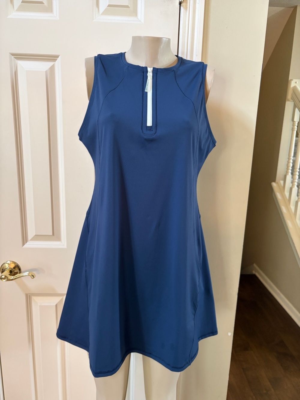Southern Tide Navy Zip-Front Sleeveless Performance Sport Dress, large